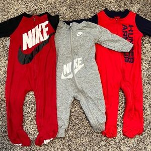 3 zip up sleep and play outfits